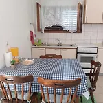 Family Friendly Seaside Brgulje, - 24673 Appartamento Molat