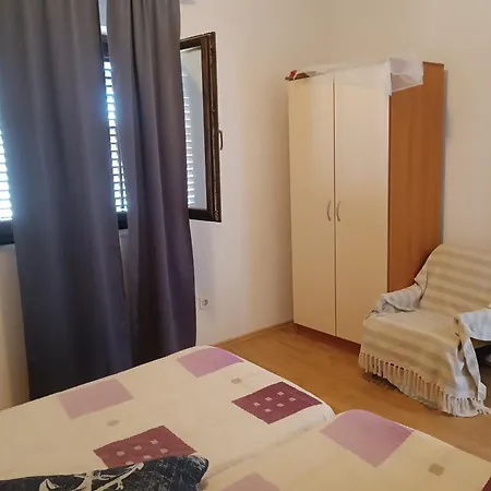 Lägenhet Family Friendly Seaside Brgulje, - 24673 Molat